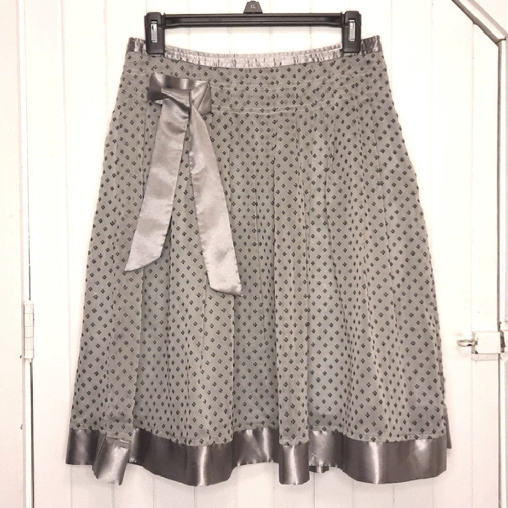 MON SOI Silky Satiny Sheer Silver Grey Pattered Pleated Skirt, Tie Bow Sash Belt